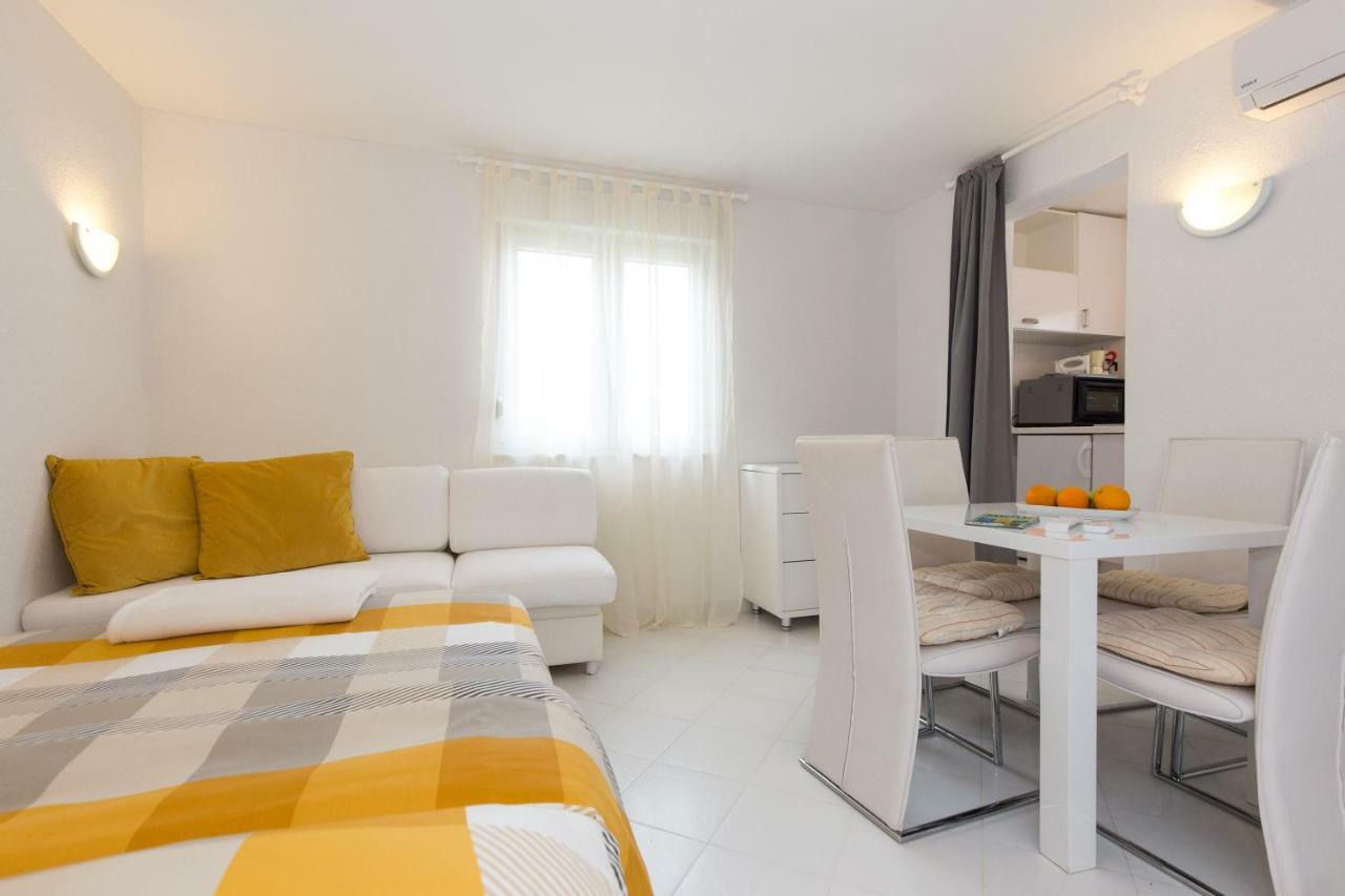 Apartments Bernarda Skrbčići Exteriör bild